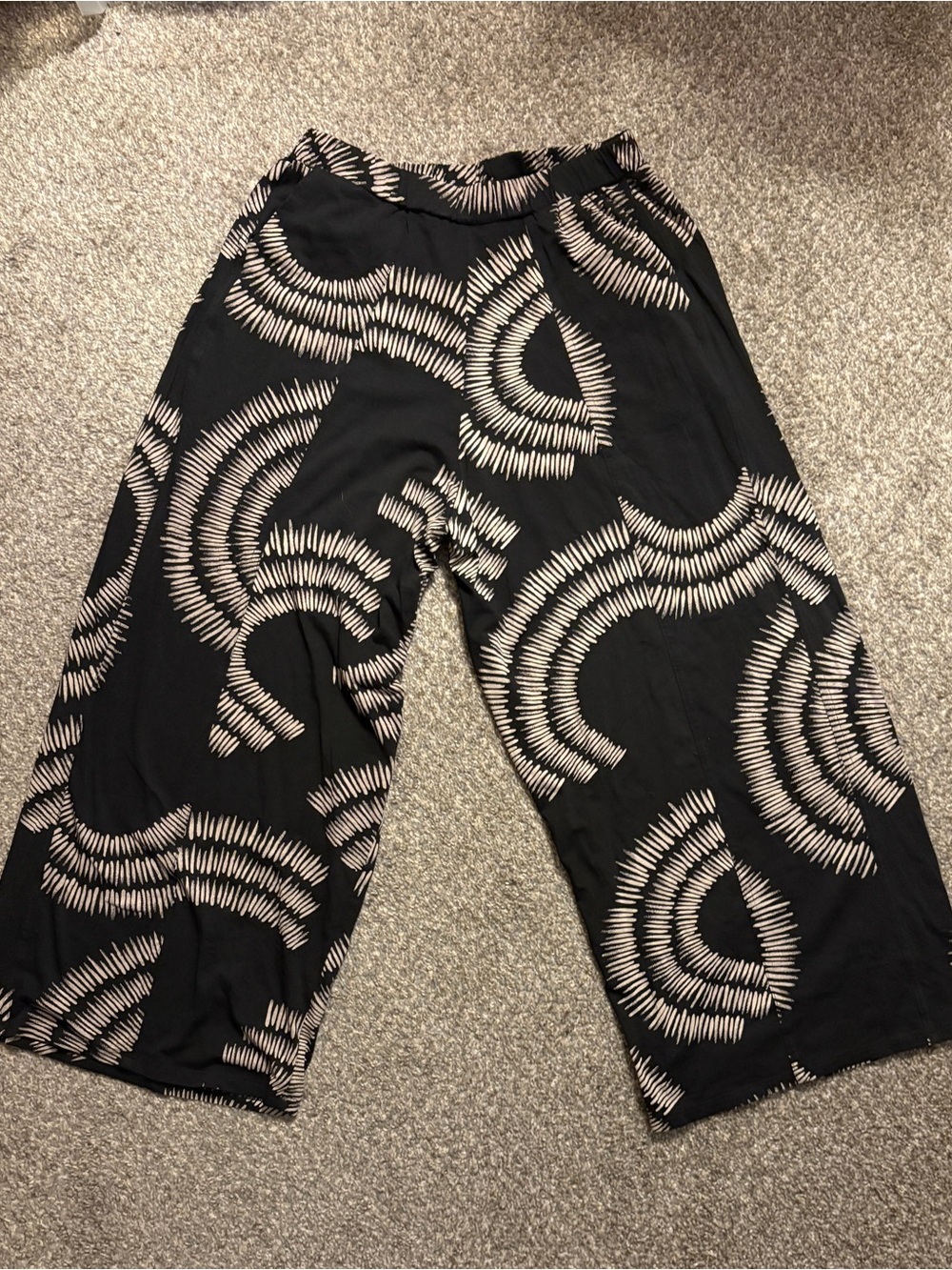 Matthildur - Black Wide Leg Printed Culotte Pants